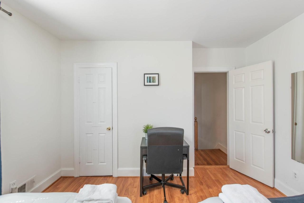 3Br Colonial House With Parking By Cozysuites Alexandria Exterior foto